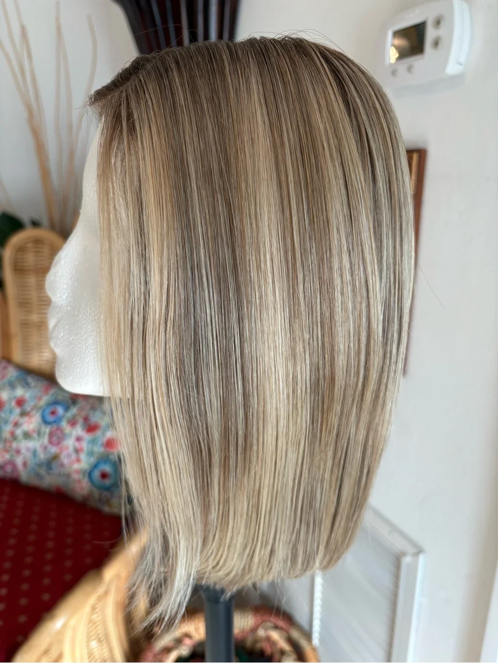 JON RENAU HF Synthetic DREW Long Bob! Excellent condition! Worn only 6-8 hours!